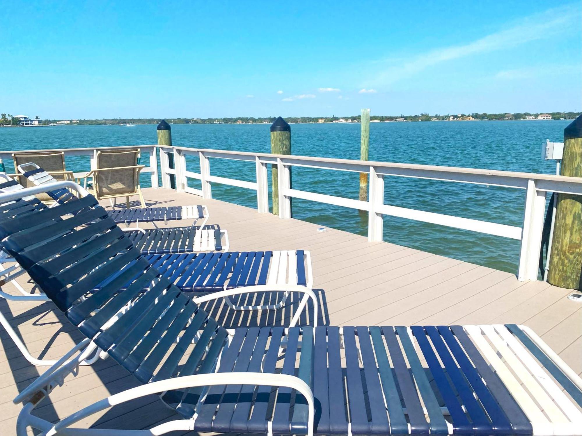 107-Waterfront-Walk To Beach-Lovely St. Pete Beach Exteriér fotografie