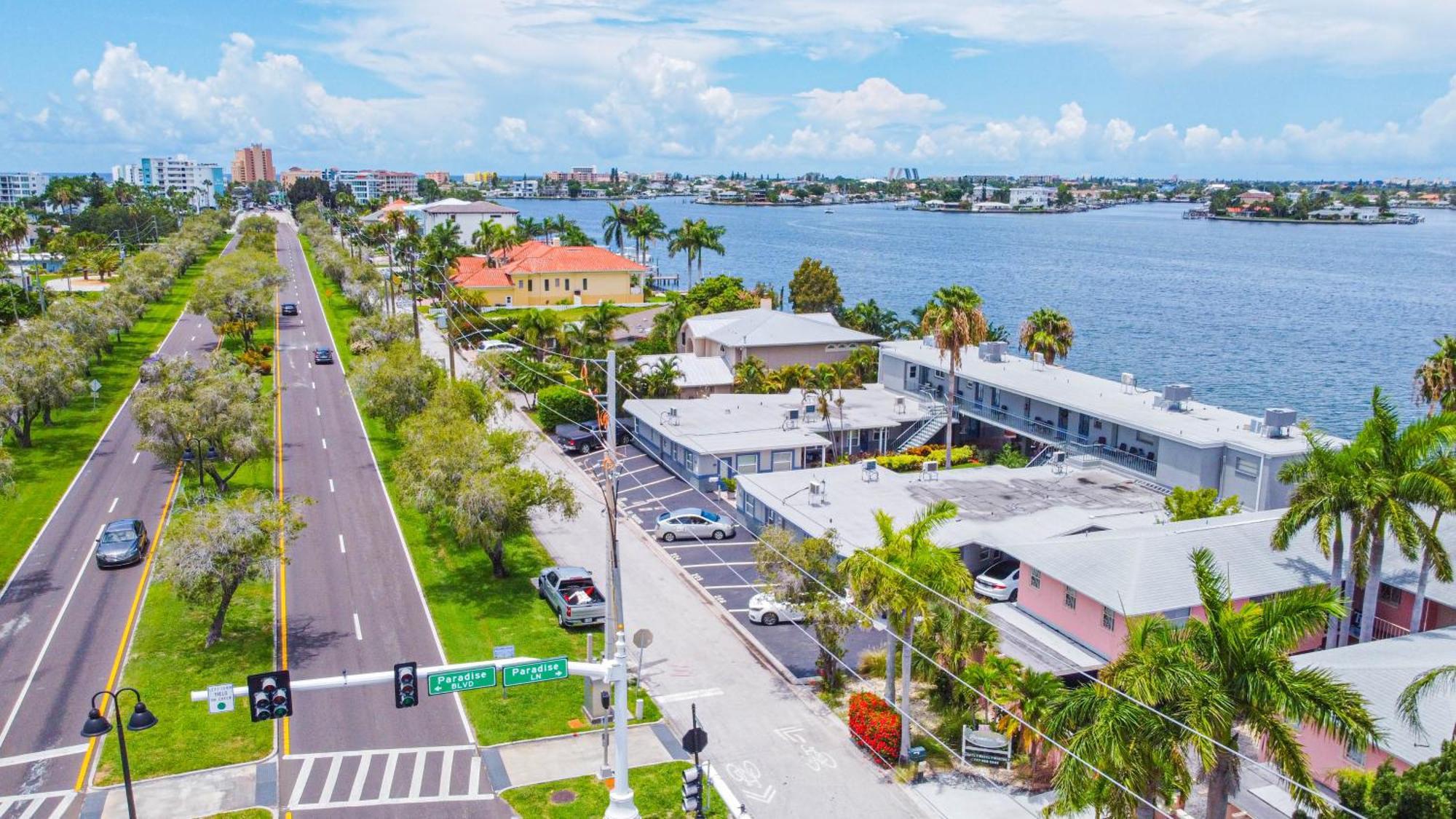 107-Waterfront-Walk To Beach-Lovely St. Pete Beach Exteriér fotografie