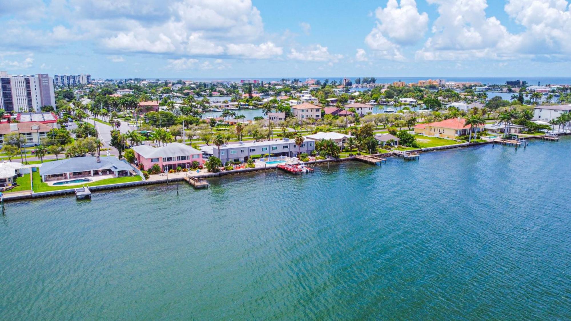 107-Waterfront-Walk To Beach-Lovely St. Pete Beach Exteriér fotografie