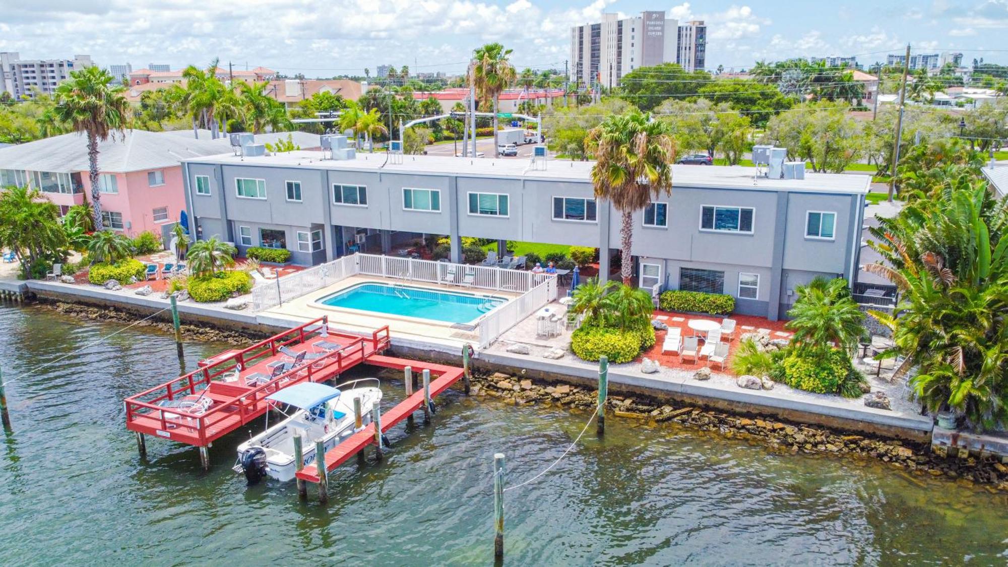 107-Waterfront-Walk To Beach-Lovely St. Pete Beach Exteriér fotografie